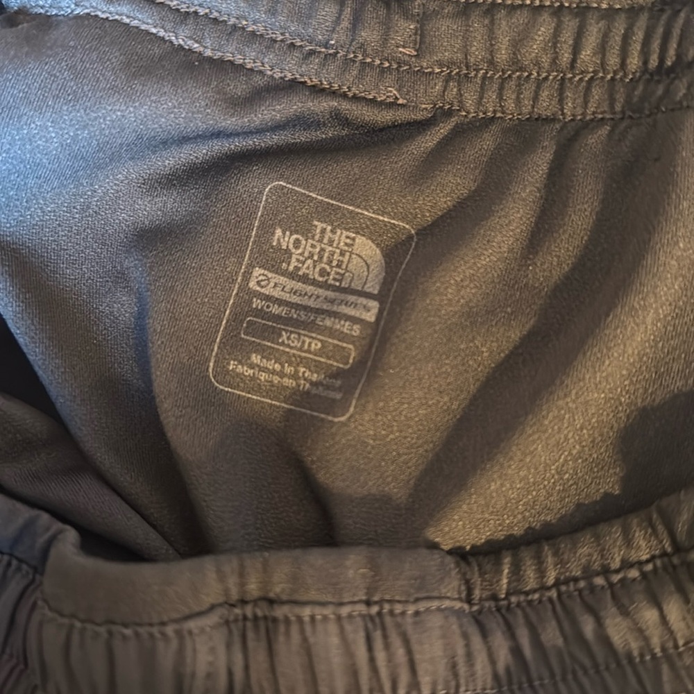 Cute joggers from North Face. NWOT. Size XS.